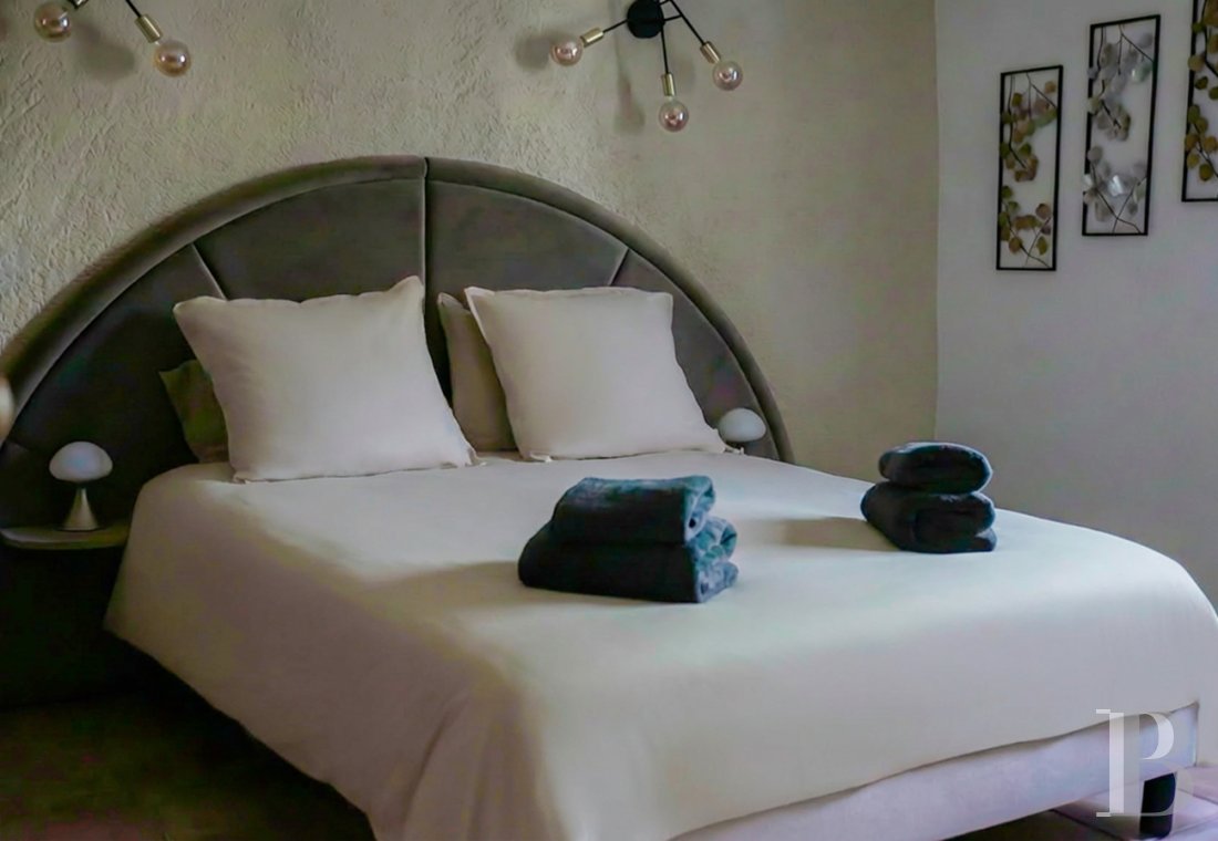 Dans le Gard, entre Nîmes et Montpellier,  une maison de village surplombant la vallée de la Vaunage - photo  n°13